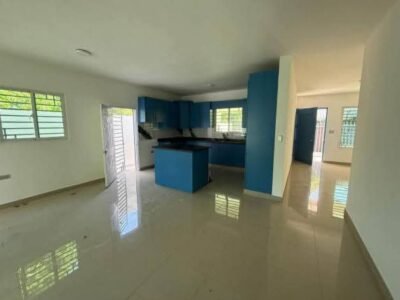 VENDO ESTA CASA EN LA VEGA