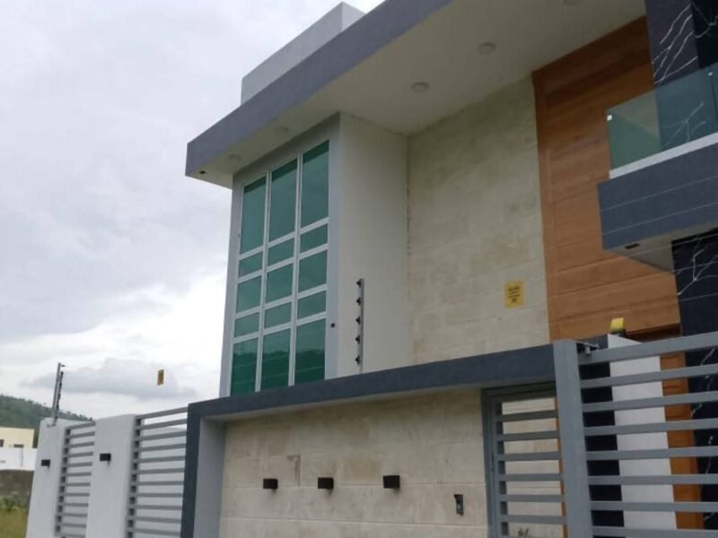 VENDO ESTA CASA EN LA VEGA